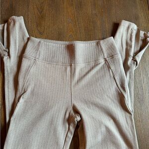 Athleta Delancy Herringbone Chevron Yoga  Pants with zippers on sides